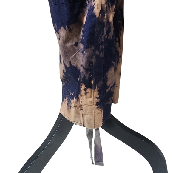 Ralph Lauren. One-of-a-kind, upcycled cargo, capri pants. Size: 10 - Picture 5 of 11